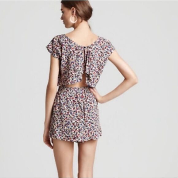 BCBGeneration printed open back short sleeve romper size M - Picture 1 of 9